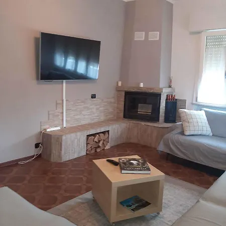 In Capannori/toskana 36318 Holiday home Capannori